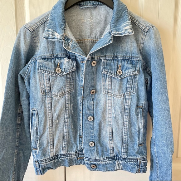 Zara Denim Cropped Jean Jacket Wash - Picture 4 of 13